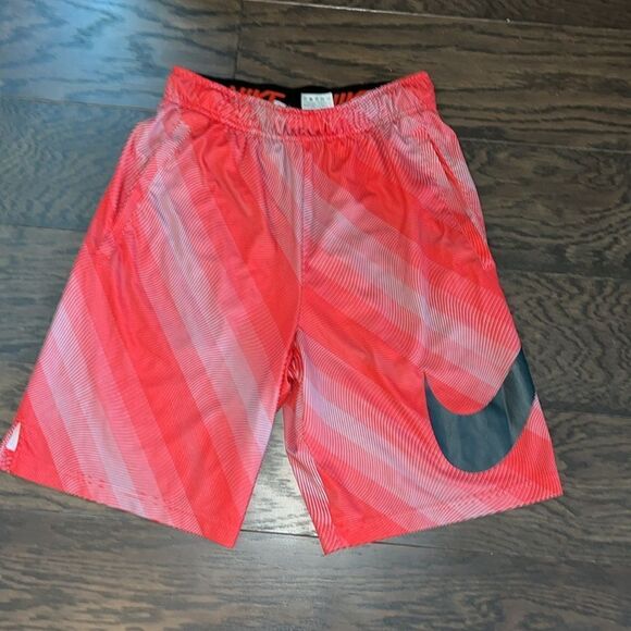 9” Nike Long Basketball shorts Standard Fit S Red  & Gray w/pockets Big swoosh - Picture 1 of 3